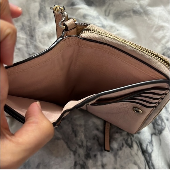 Tory Burch Mcgraw Wristlet - Picture 6 of 15